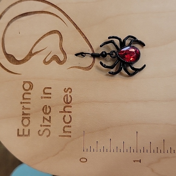 GOTH SPIDER SPARKLE EARRINGS - Picture 5 of 7